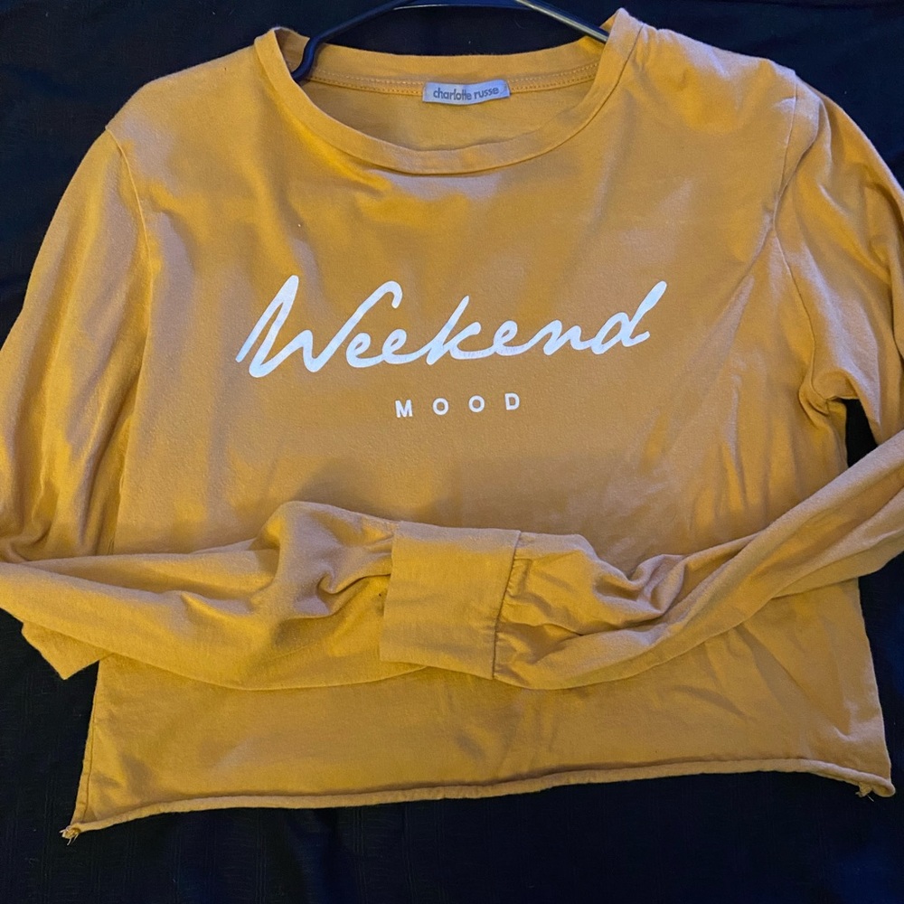 Weekend mood long sleeve cropped tee